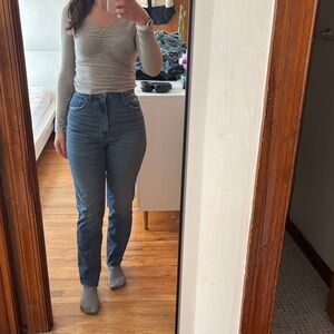 Abercrombie Ankle Straight Ultra High Rise Jeans